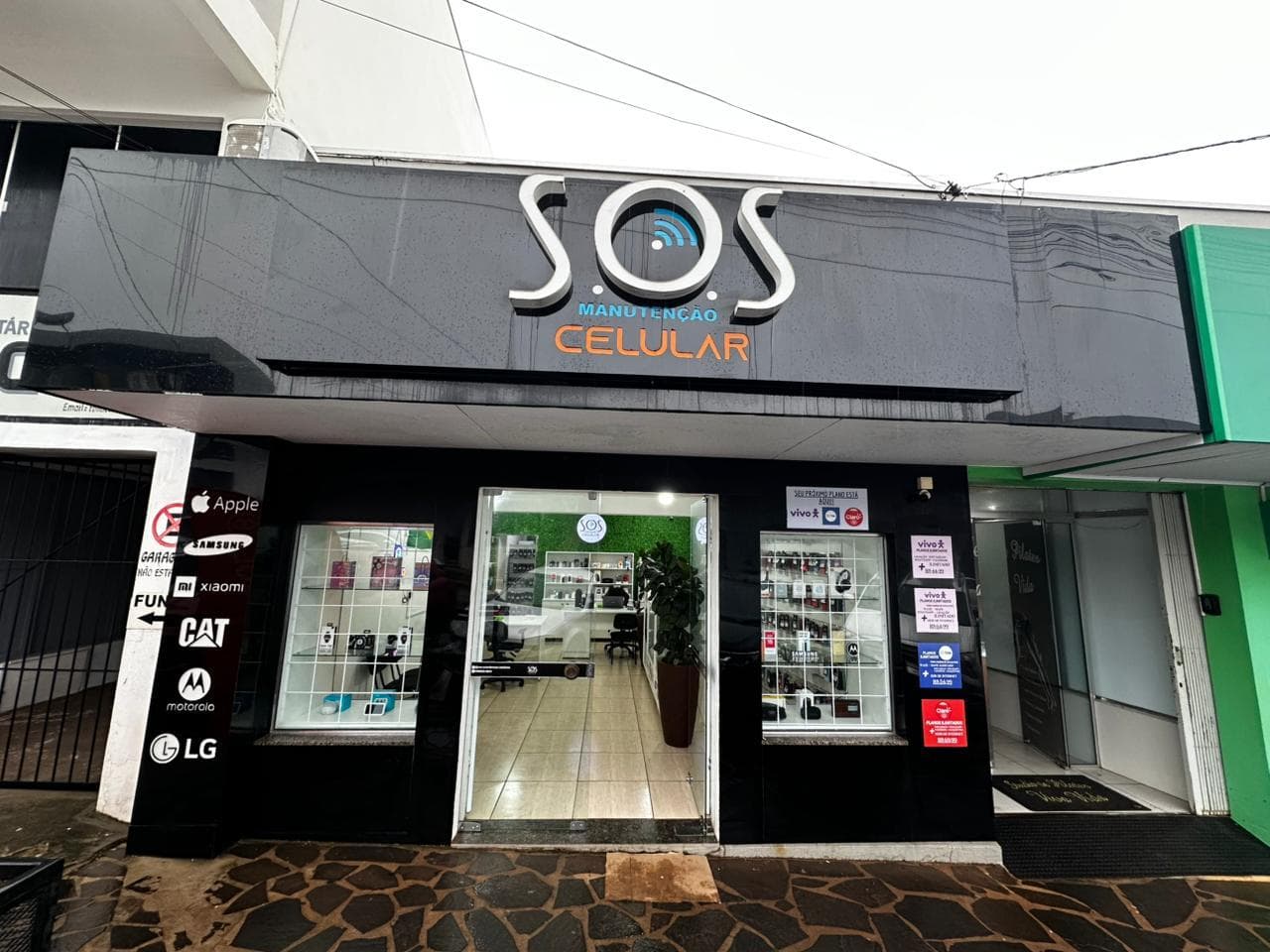 Fachada da loja SOS Celulares em Santo Cristo/RS